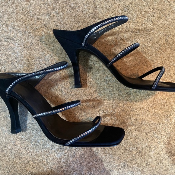 VERA WANG COLLECTION BY STUART WEITZMAN/ BLK-KITTEN HEEL SANDAL-NEW YEARS EVE 🥂🍾 - Picture 4 of 12